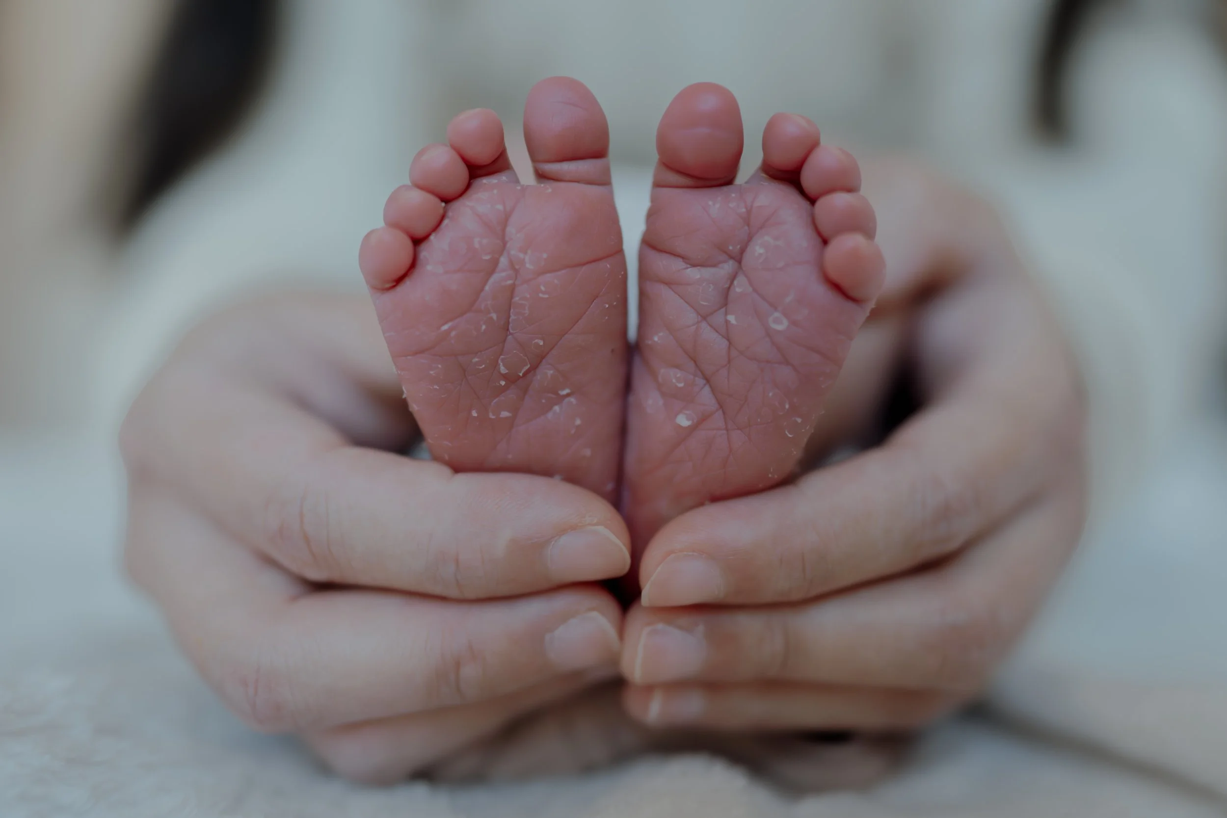 Newborn lifestyle photography - baby girl and siblings