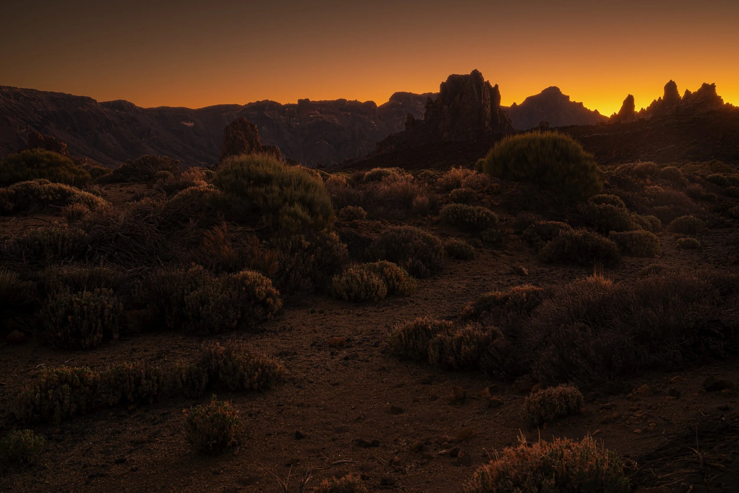 TENERIFE — BETWEEN EARTH AND SKY 