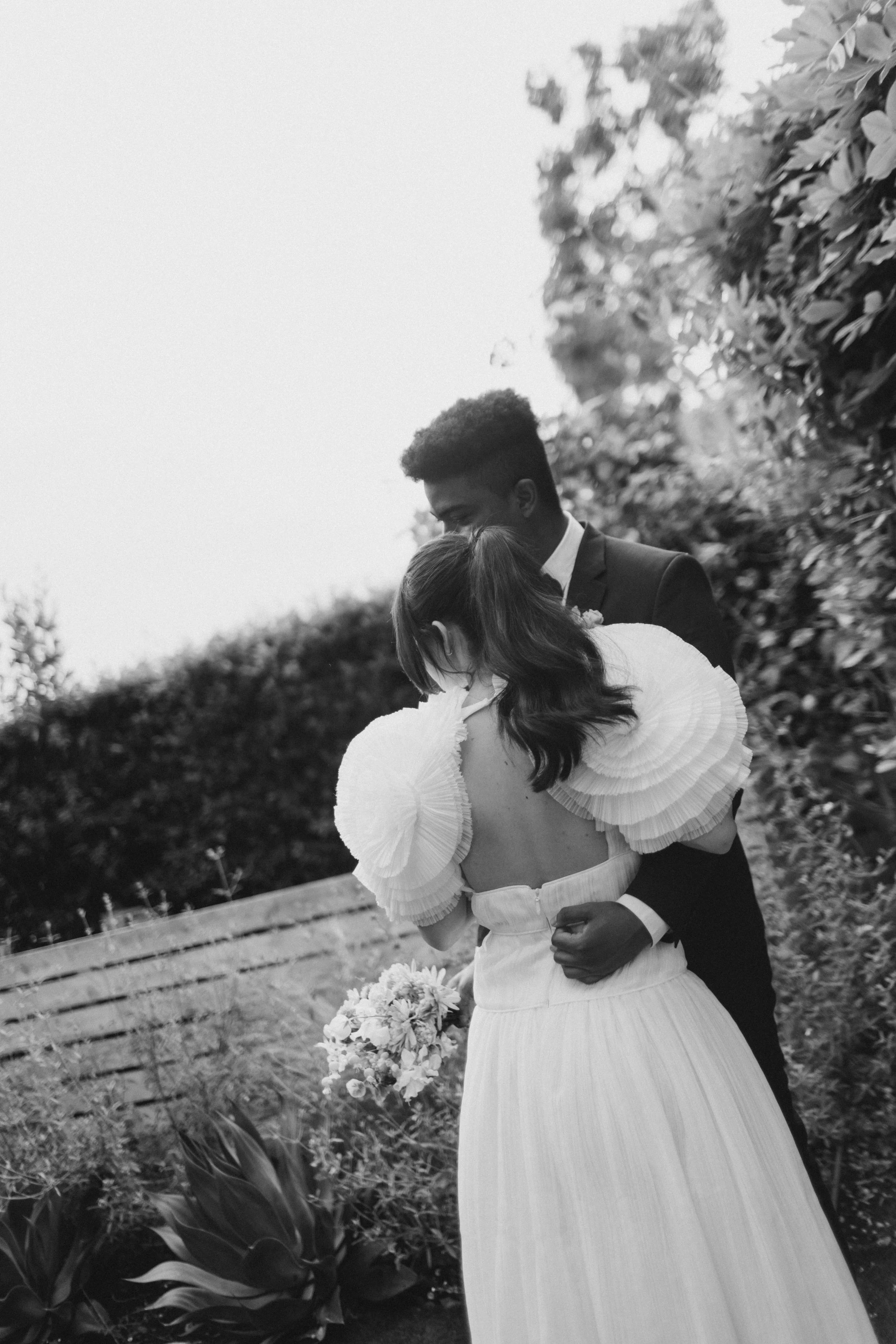 intimate-garden-wedding-portraits.jpg
