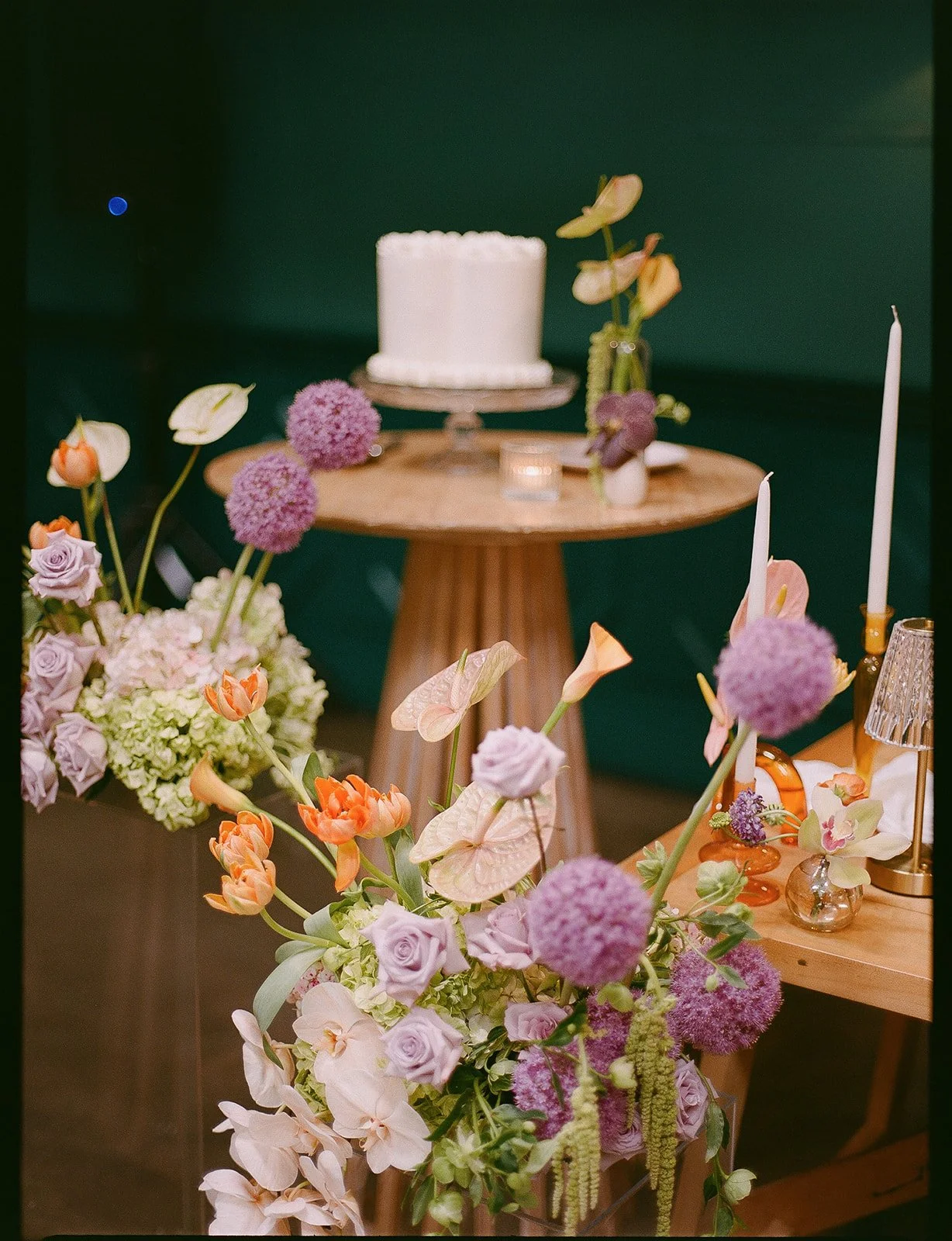 wedding-cake-table-detail-jasper-lane-events.jpeg