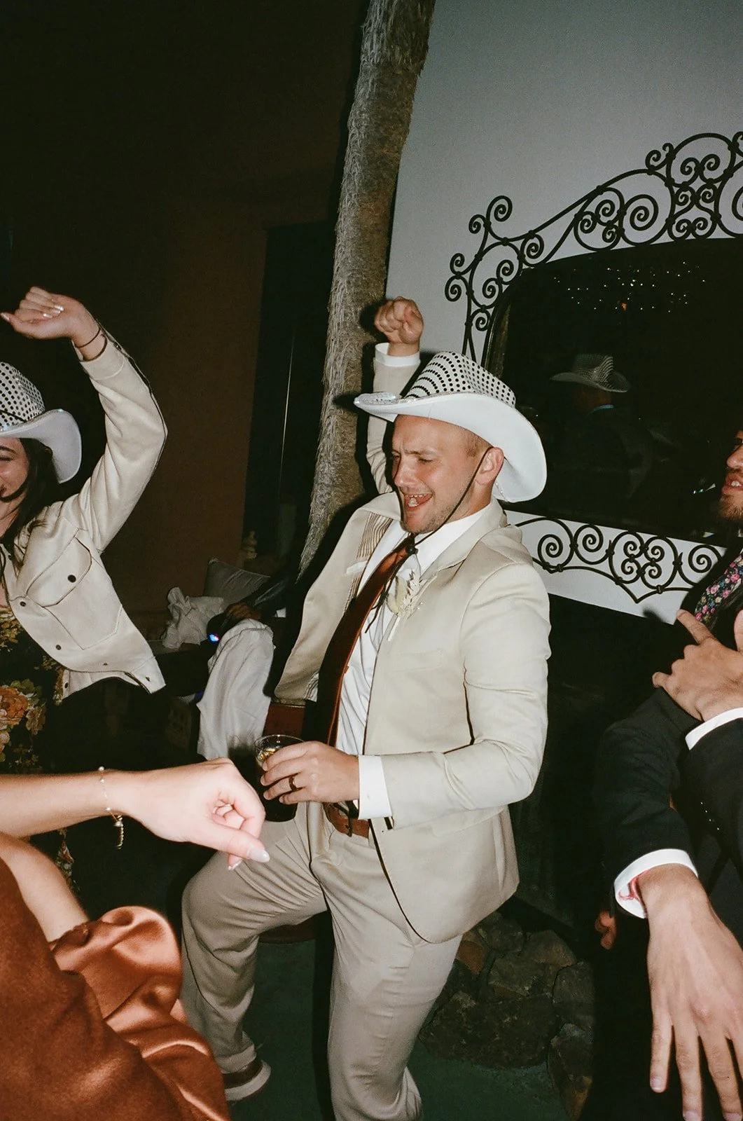 reception-dance-party-joshua-tree-jasper-lane-events.jpg