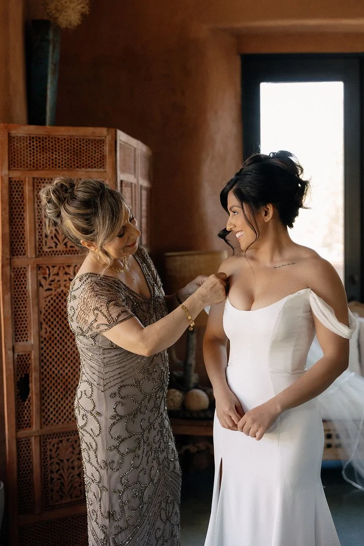 mother-bride-portrait-jasper-lane-desert-wedding.jpeg