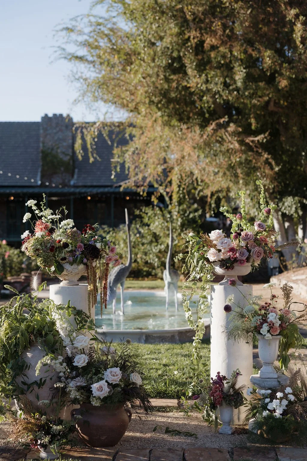 ceremony-floral-detail-ivy-manor-jasper-lane-events.jpg