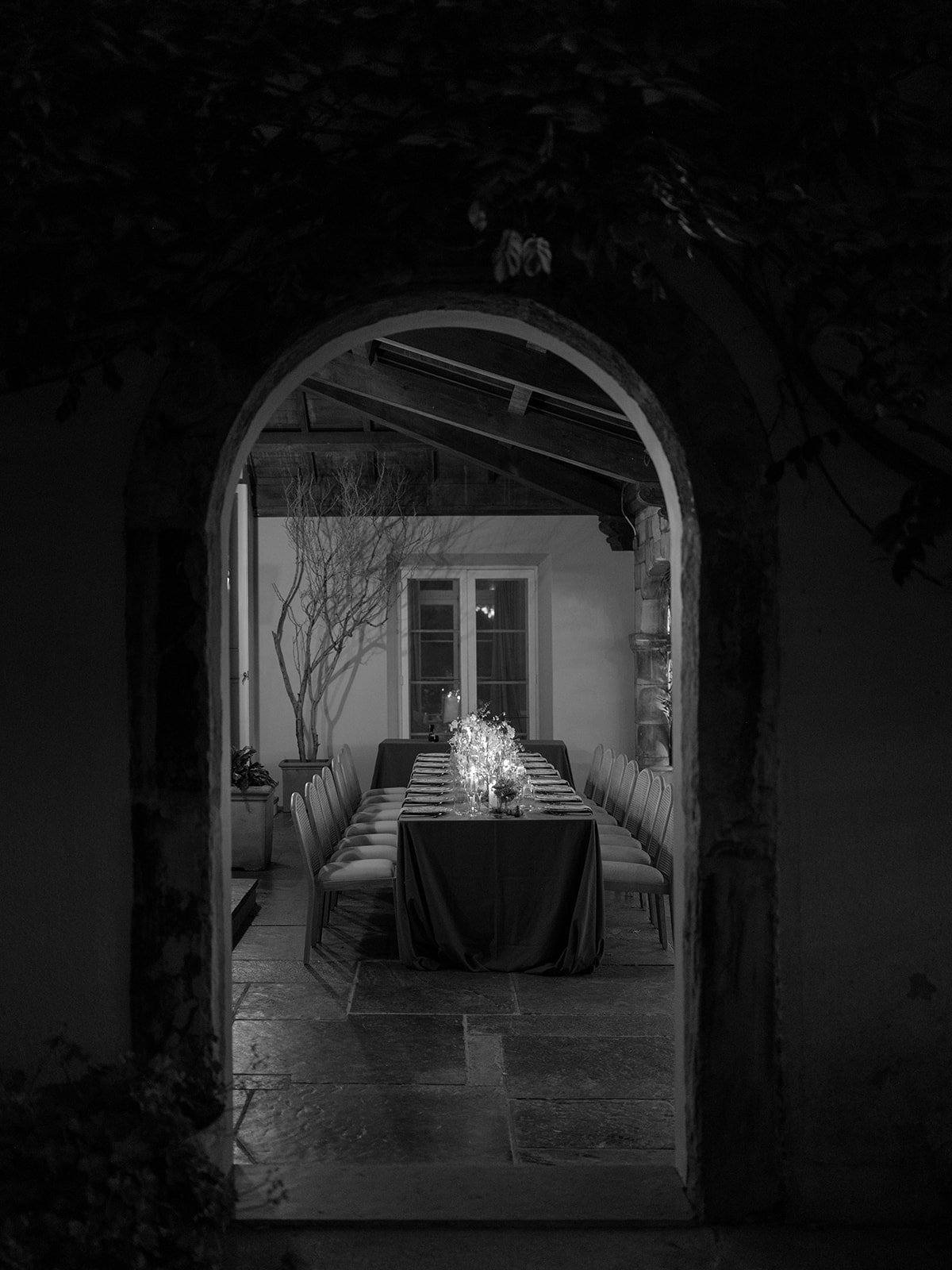 welcome-dinner-black-white-detail-stonepine-estate-jasper-lane-events.jpeg