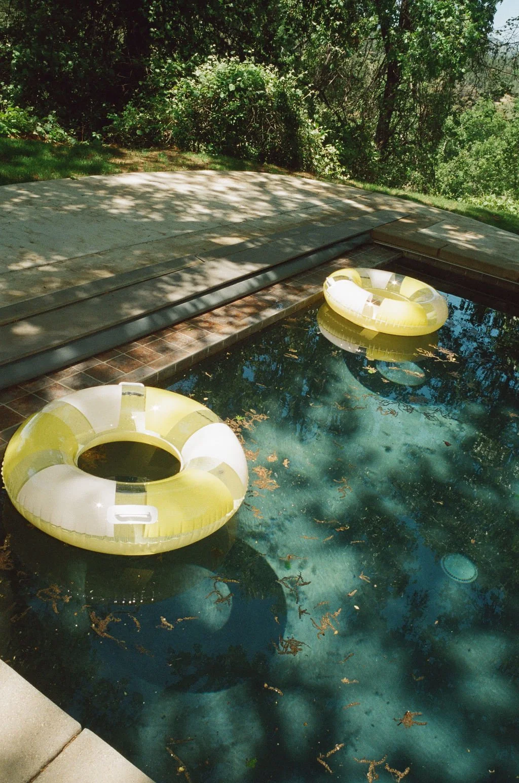 pool-swim-sacred-mountain-wedding-weekend-jasper-and-lane.jpeg