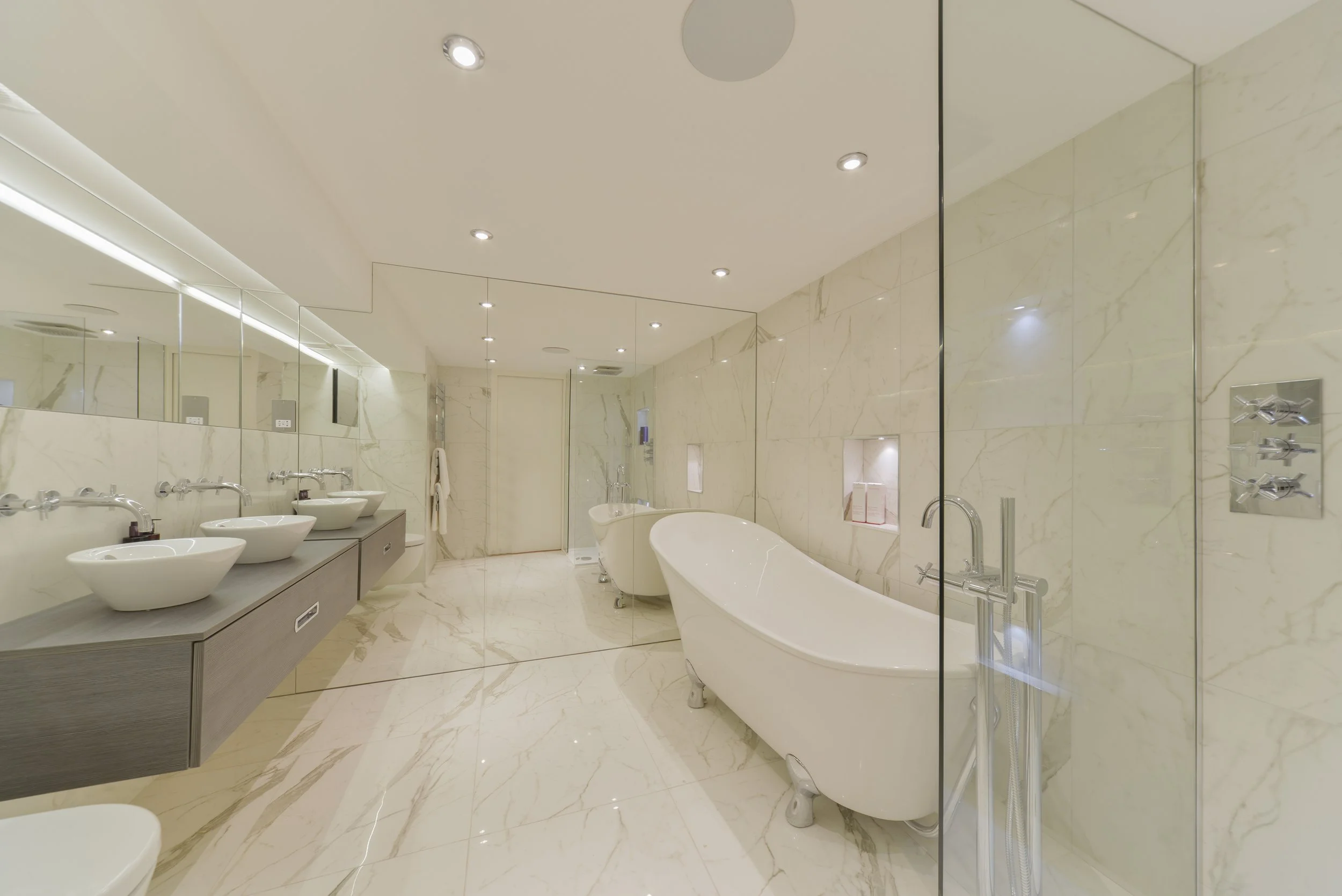 Master Bathroom.jpg