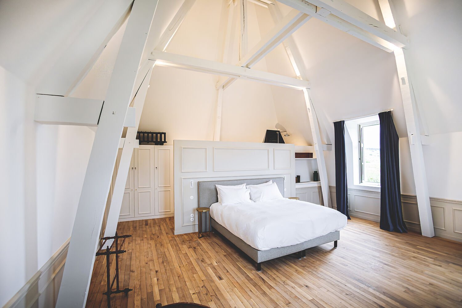 corporate retreat in France castle in Burgundy bedroom