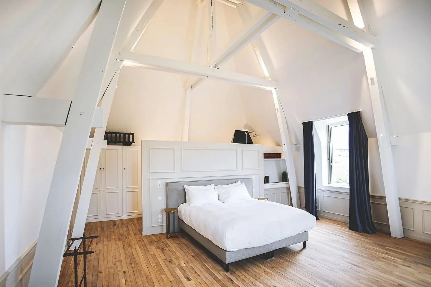 albert morot bedroom