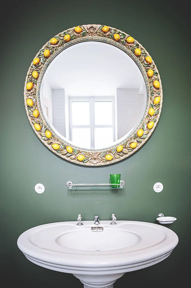 albert morot corporate retreat bathroom