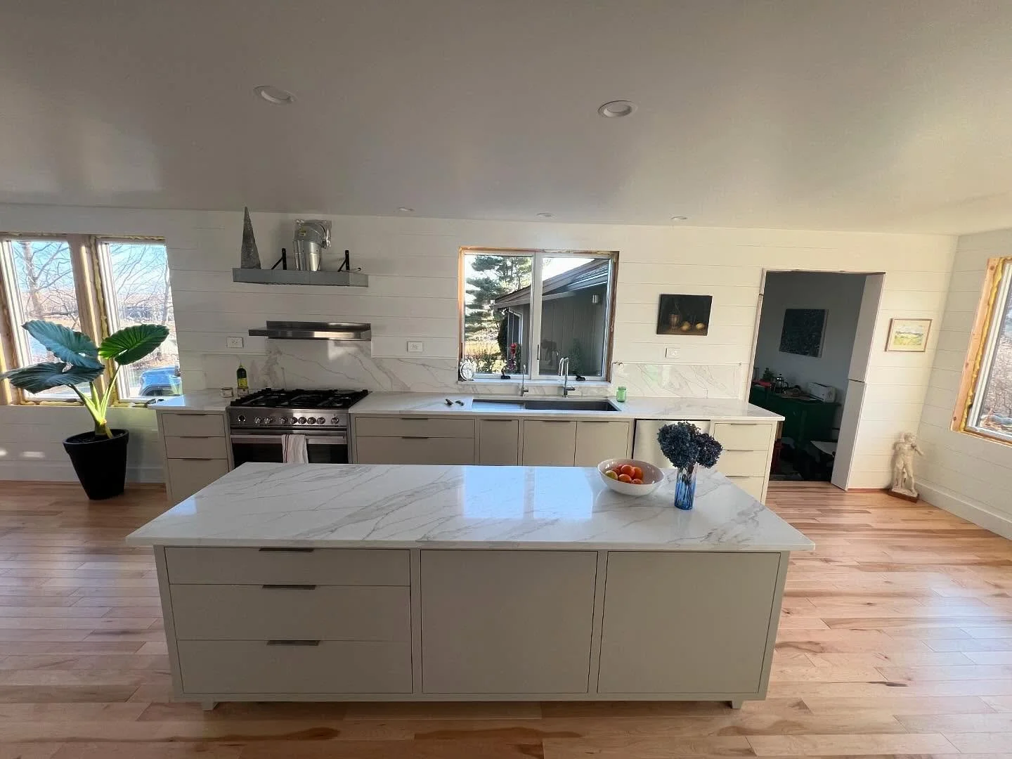 Painted modern kitchen in Rockland. A breezy build for an easy customer. It was a pleasure to work on this project and get to know some great people.