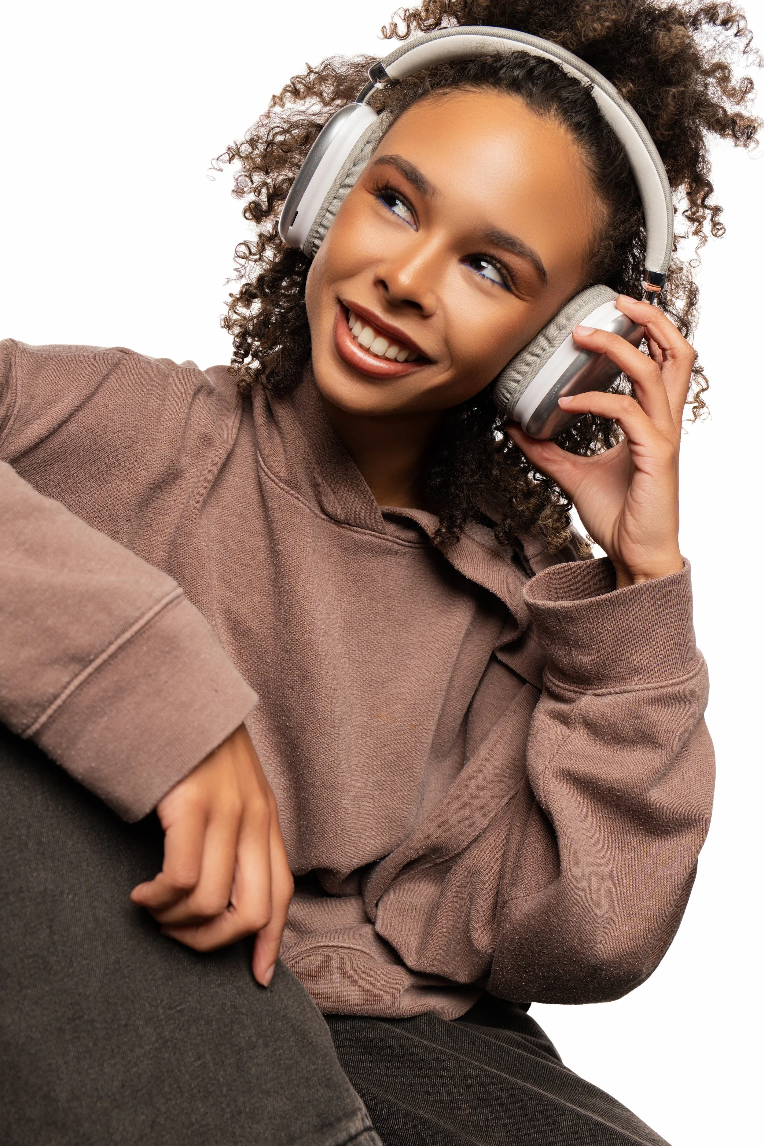 TaliaHeadphonesbyOMPhoto-(8 of 11).jpg