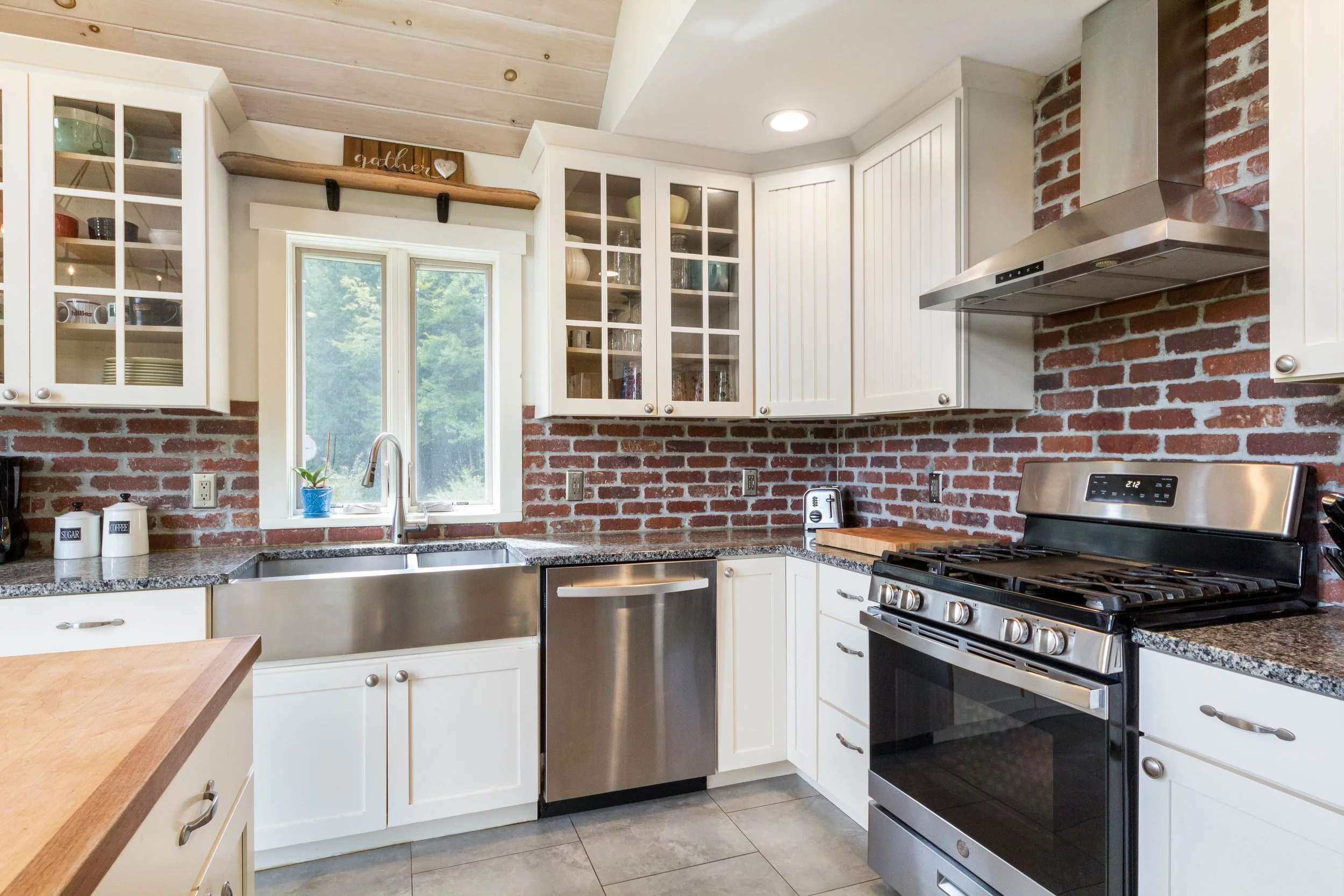 kitchen 2.jpg