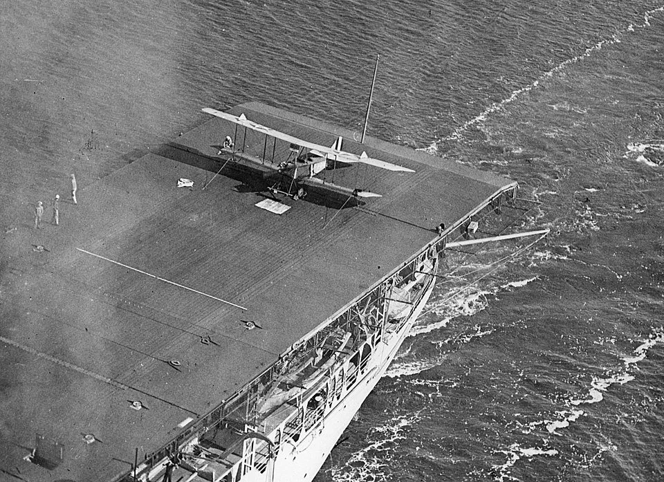 Aeromarine_39_on_USS_Langley_CV-1_1923.jpg