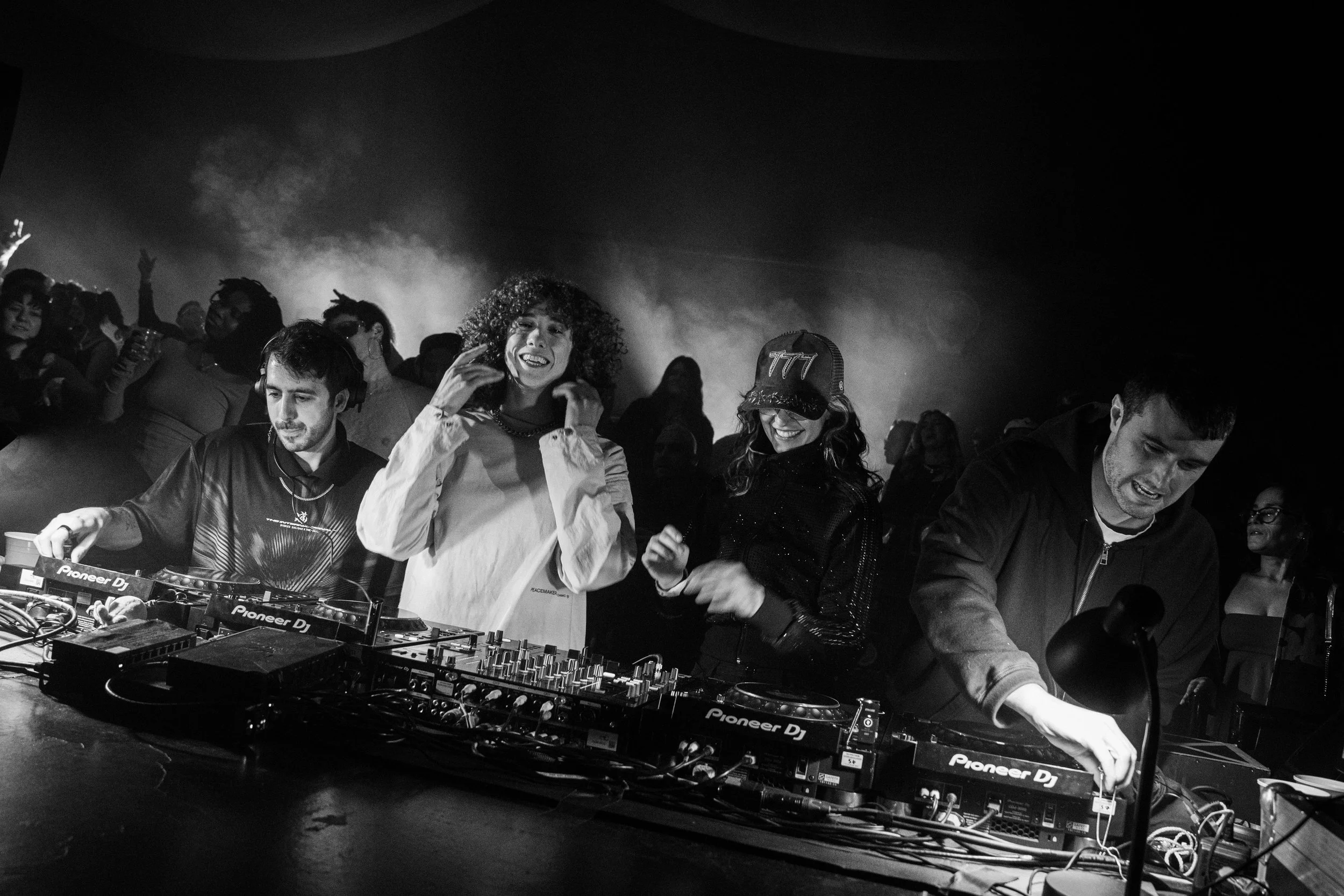 FA_NYC NIGHT 3_SUPPORTS_@theobatterham-09.jpg