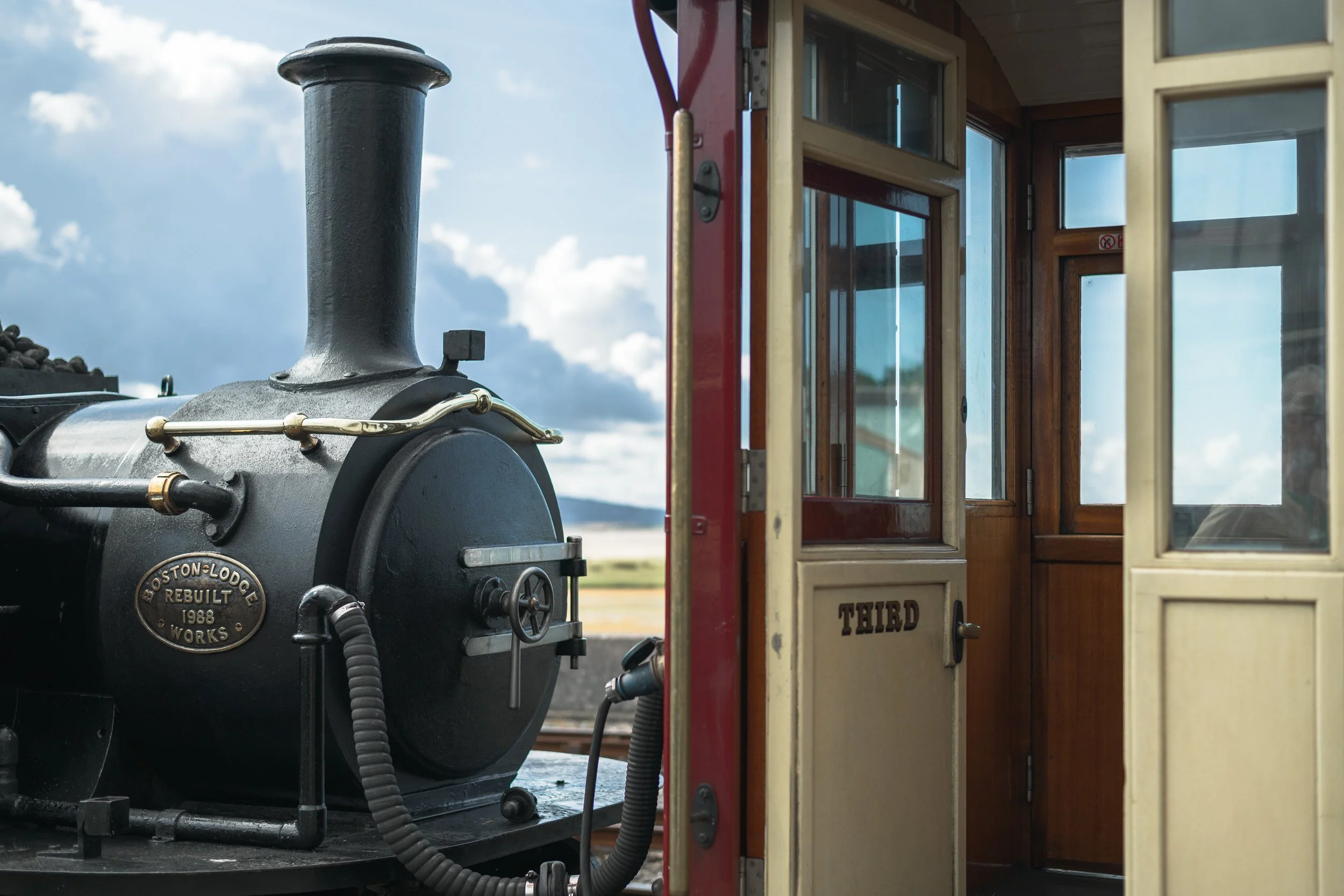 Train and carrage-3.jpg