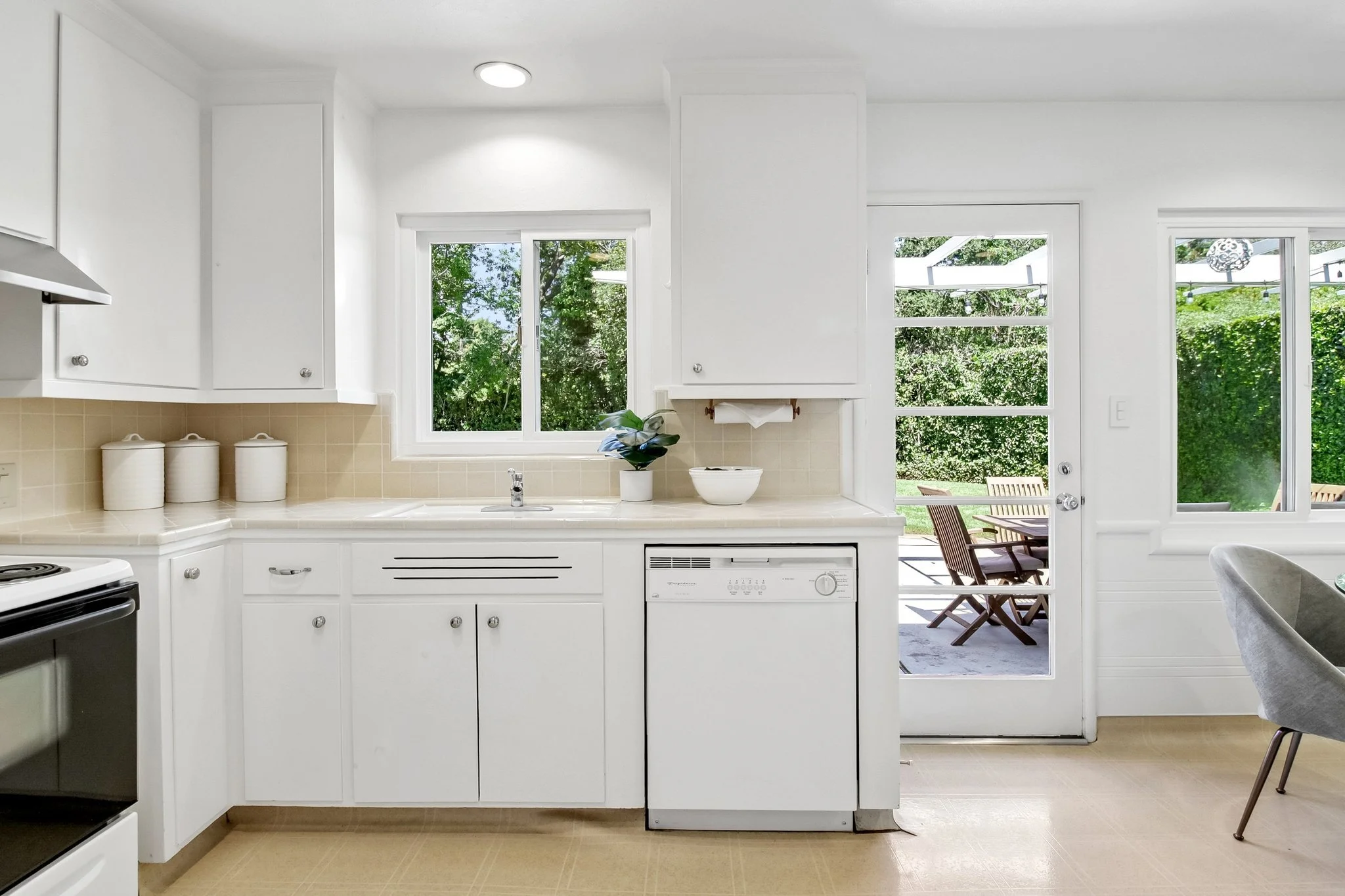 25-web-or-mls-Olive St-S2404-025.jpg