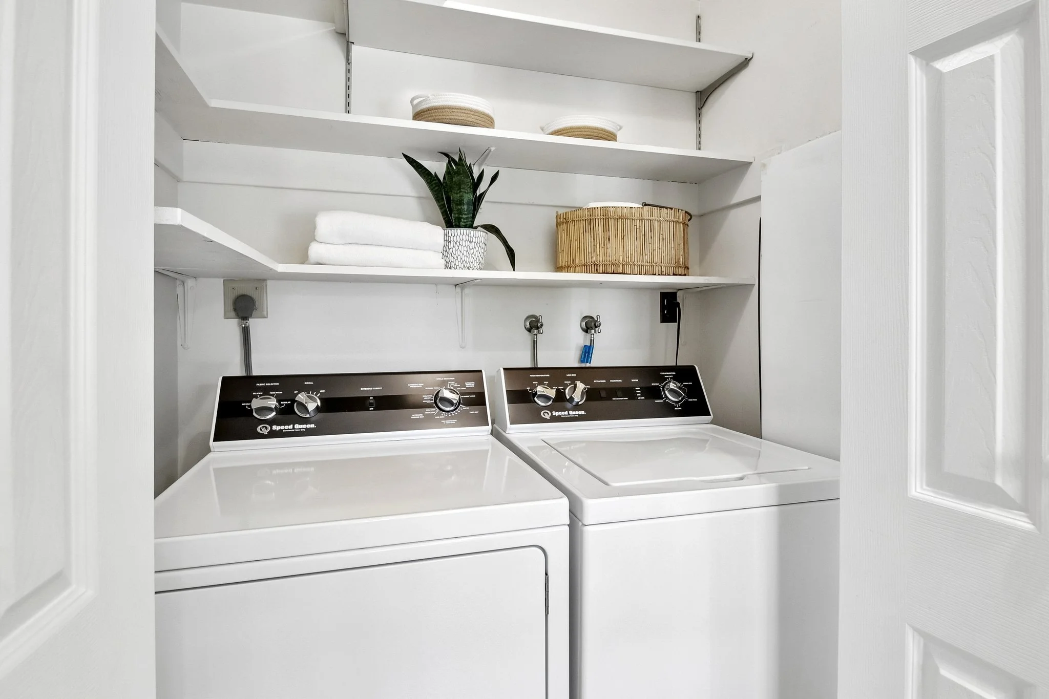 39-web-or-mls-Olive St-S2404-039.jpg