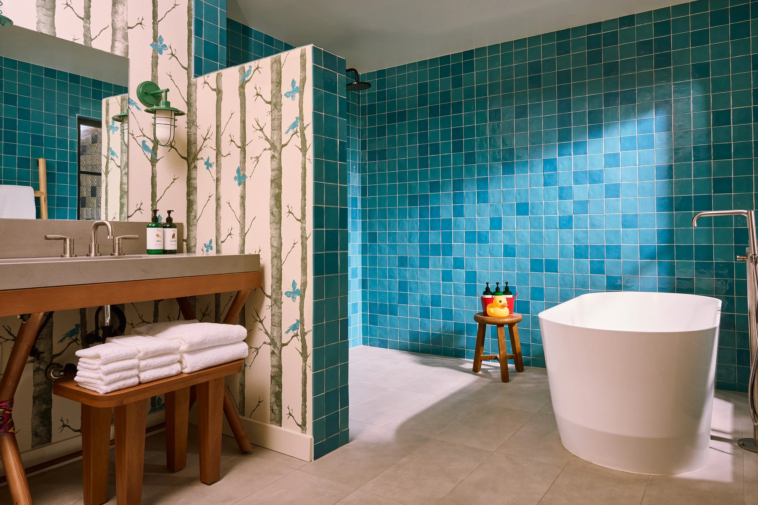 250428_TREEHOUSE_CLUBHOUSE_SUITE_BATH_0026 (1).jpg