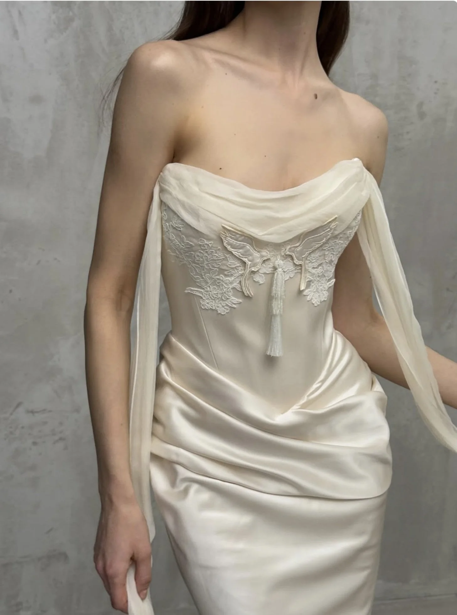 Kunst – Rara Avis Wedding Dress