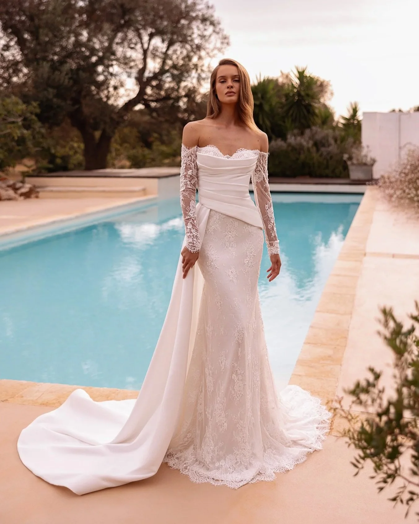 5839 – Maria Anette Timeless Lace Wedding Dress & Detachable Asymmetrical Train