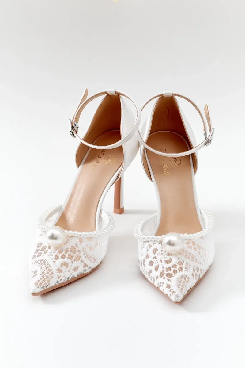 RS 073 – Rara Avis Pearl & Lace Bridal Shoes