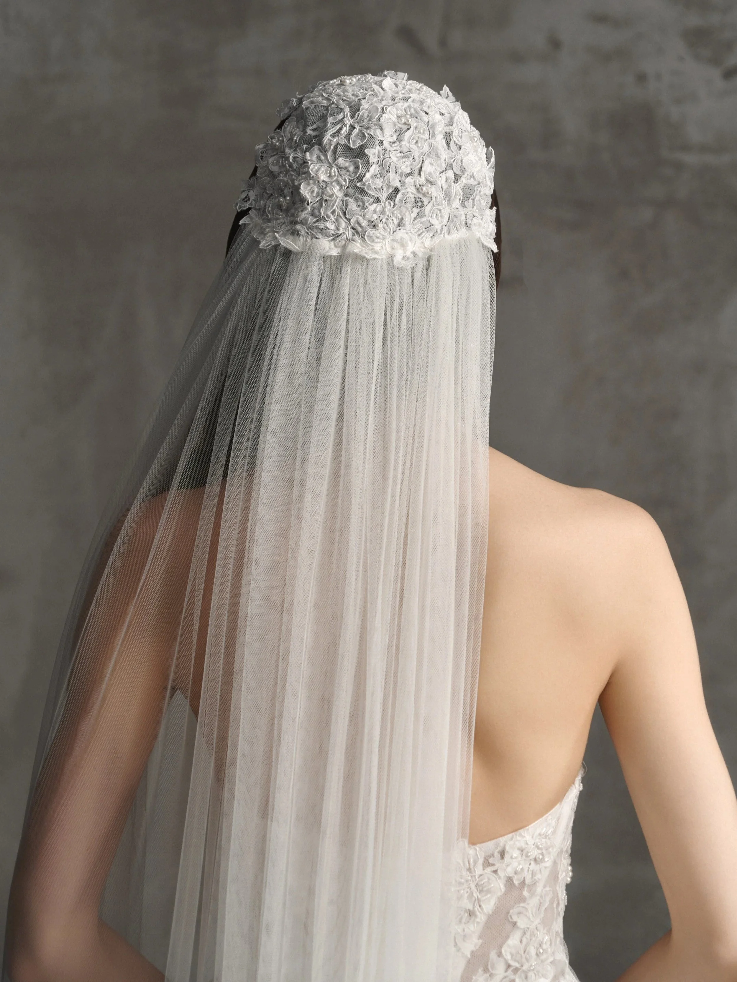 Etweldi Lace Cap Bridal Veil by Rara Avis