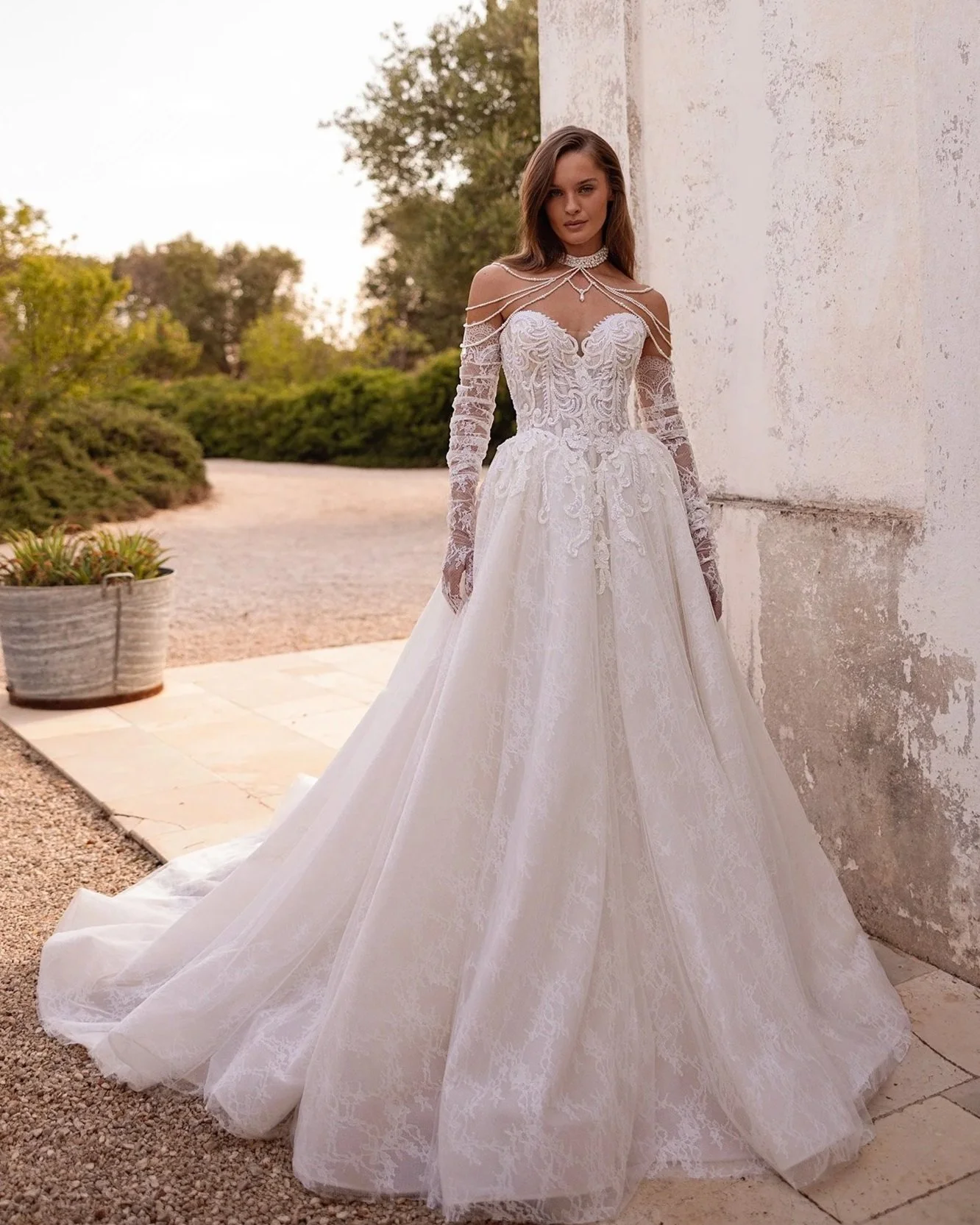 5800 – Maria Anette Timeless Pearl Lace Ball Gown, Gloves & Choker