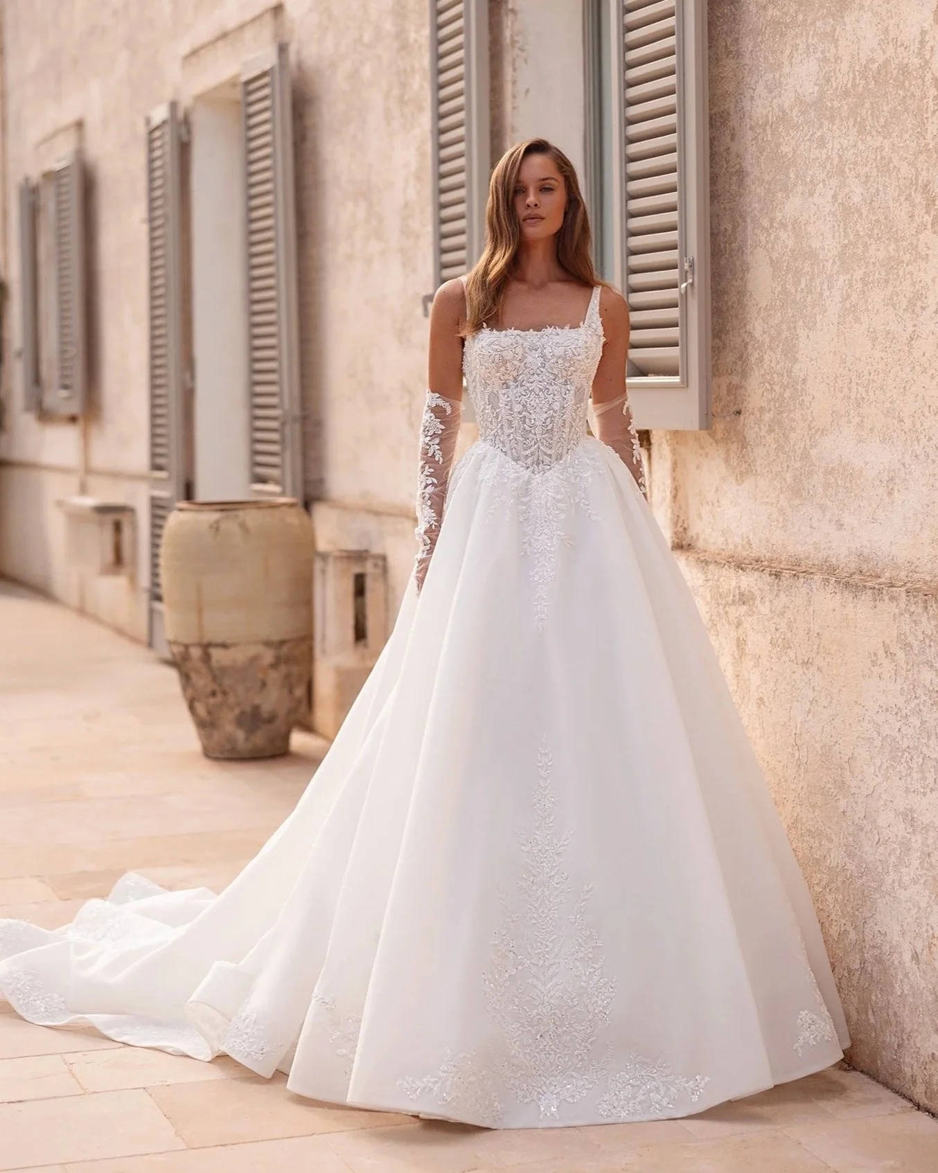 5815 Maria Anette Square-Neck Wedding Dress