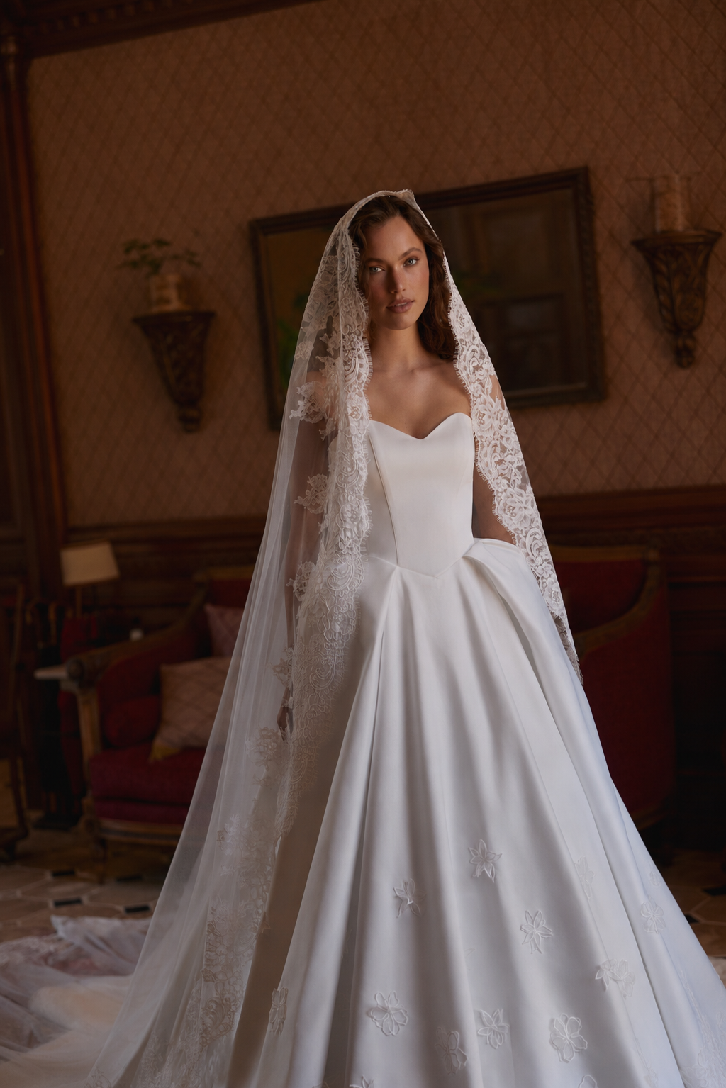 VL-005 – Elena Morar Lace-Edged Cathedral Veil