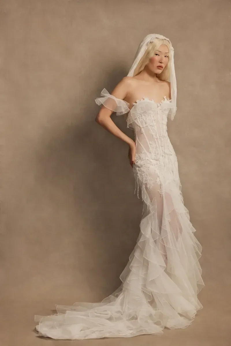 Essens – Rara Avis Couture Wedding Dress