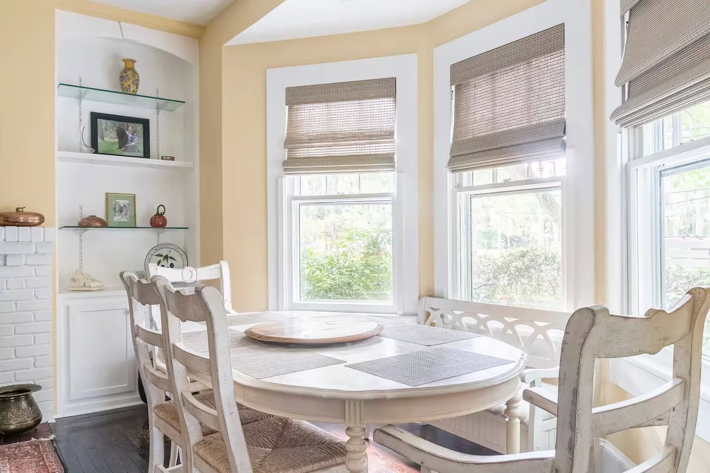 Craftsman Cottage kitchen seating area