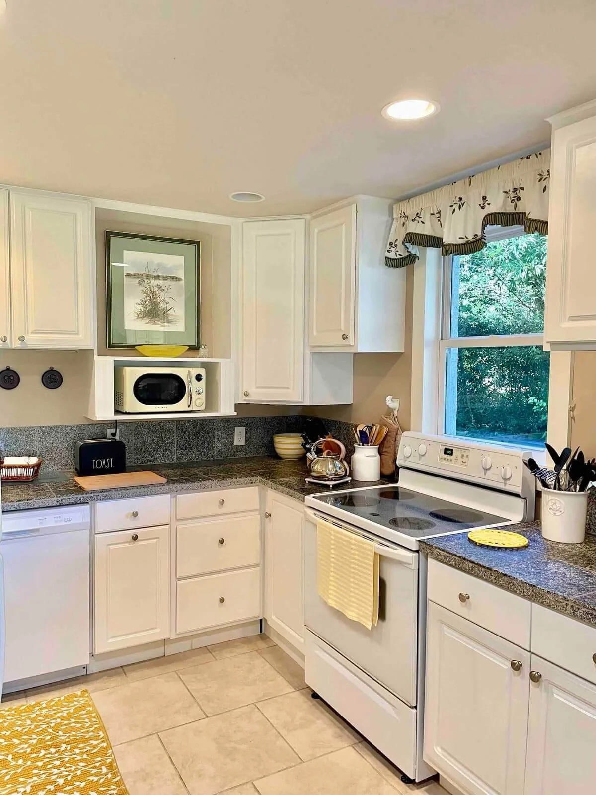 rose-suite-magnolia-court-suites-beaufort-1000103.jpg