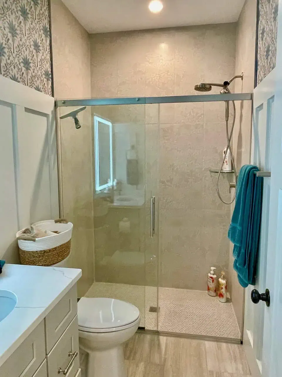 Palm Cottage bathroom