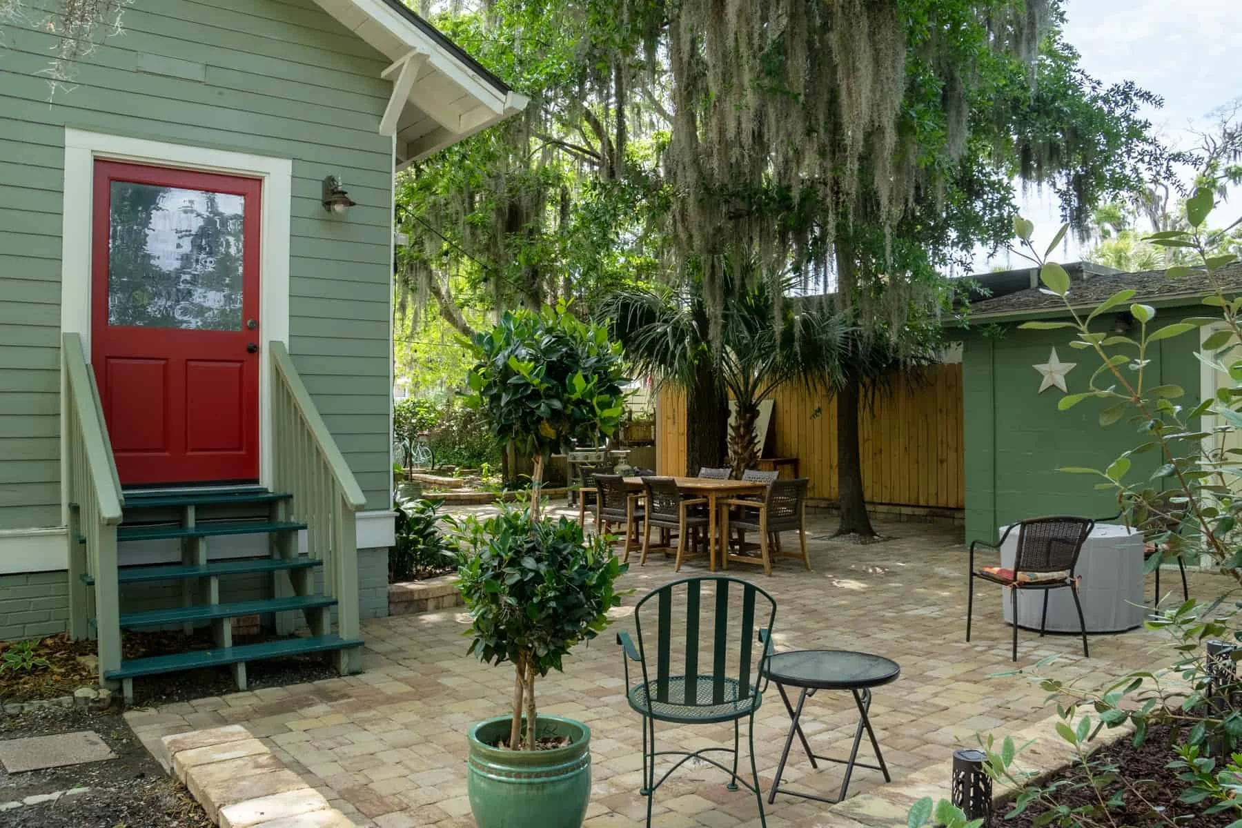 craftsman-cottage-magnolia-court-suites-beafort-1000125.jpg