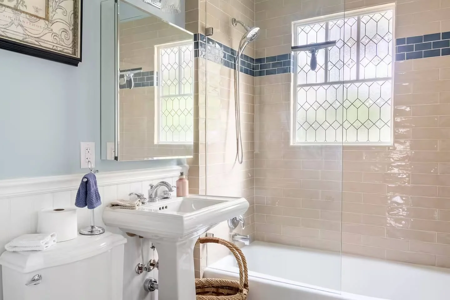 Craftsman Cottage bathroom