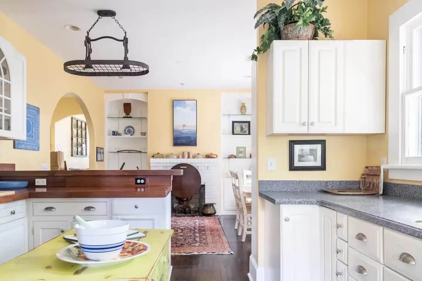 Fully equipped kitchen at Craftsman Cottage