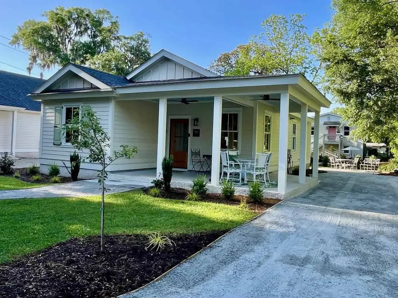 Oyster-Rake-Cottage-2.webp