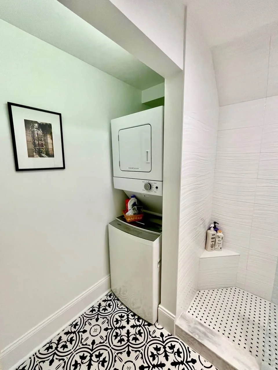 rose-suite-magnolia-court-suites-2000.jpg