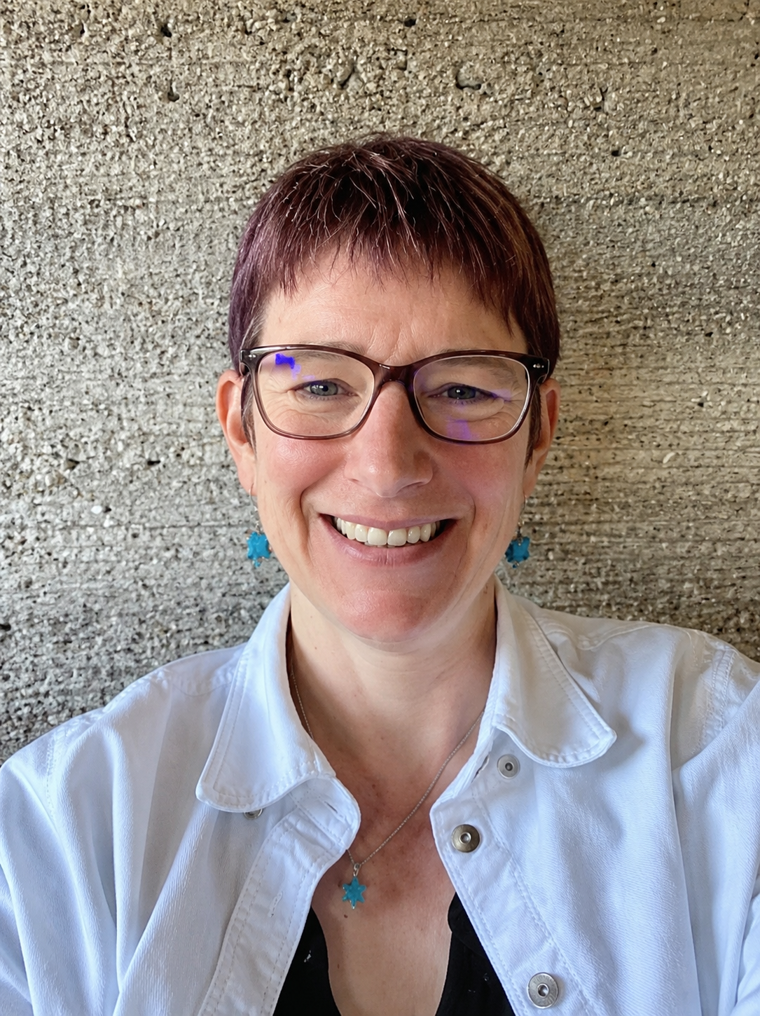Jessi Maness, LCSW, EMDR Consultant offering therapist consultation through EMDR Resource Center