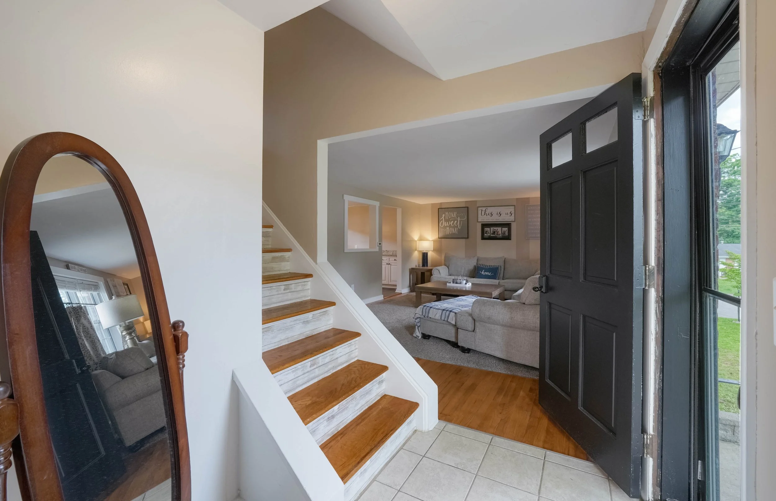 05-1520 Woodstream Drive-5.jpg