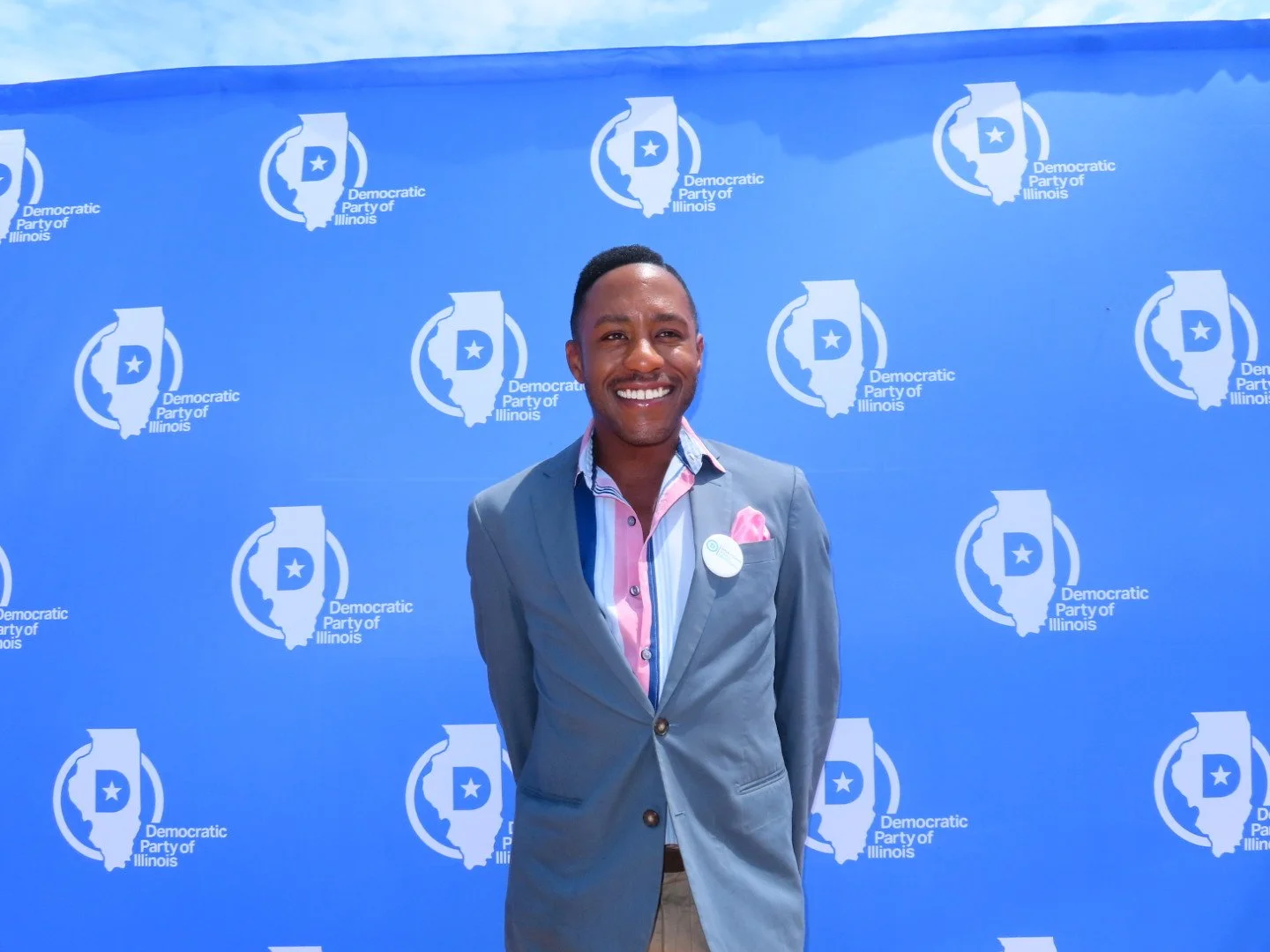Photo at a voter registration event hosted by the Democratic Party of Illinois