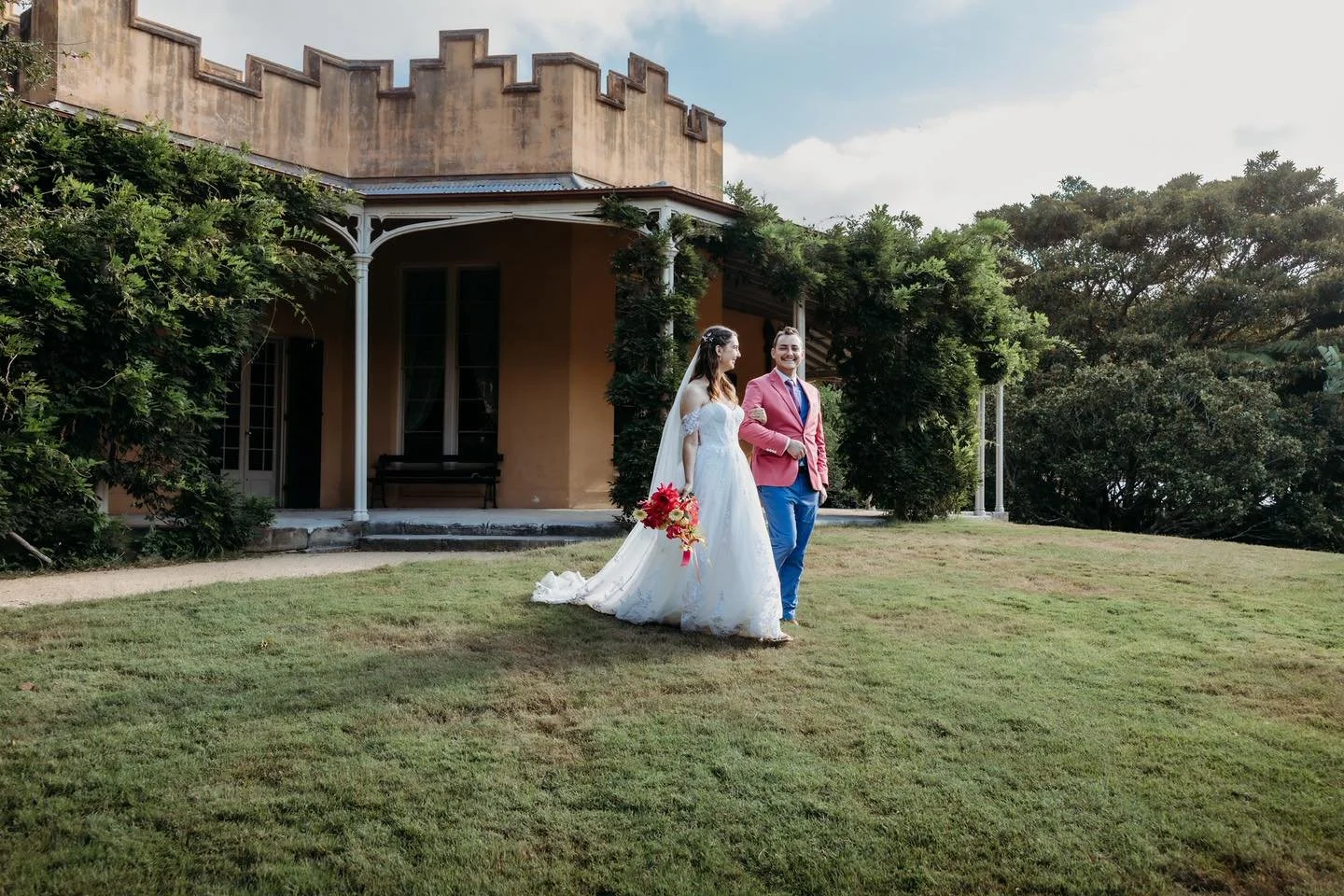 With my own sisters wedding next month I have been thinking about what a beautiful time of the year it is for her to get married, the gardens are lush and the flowers are in bloom. 🌸

Each of the other seasons bring something too: summer with their 