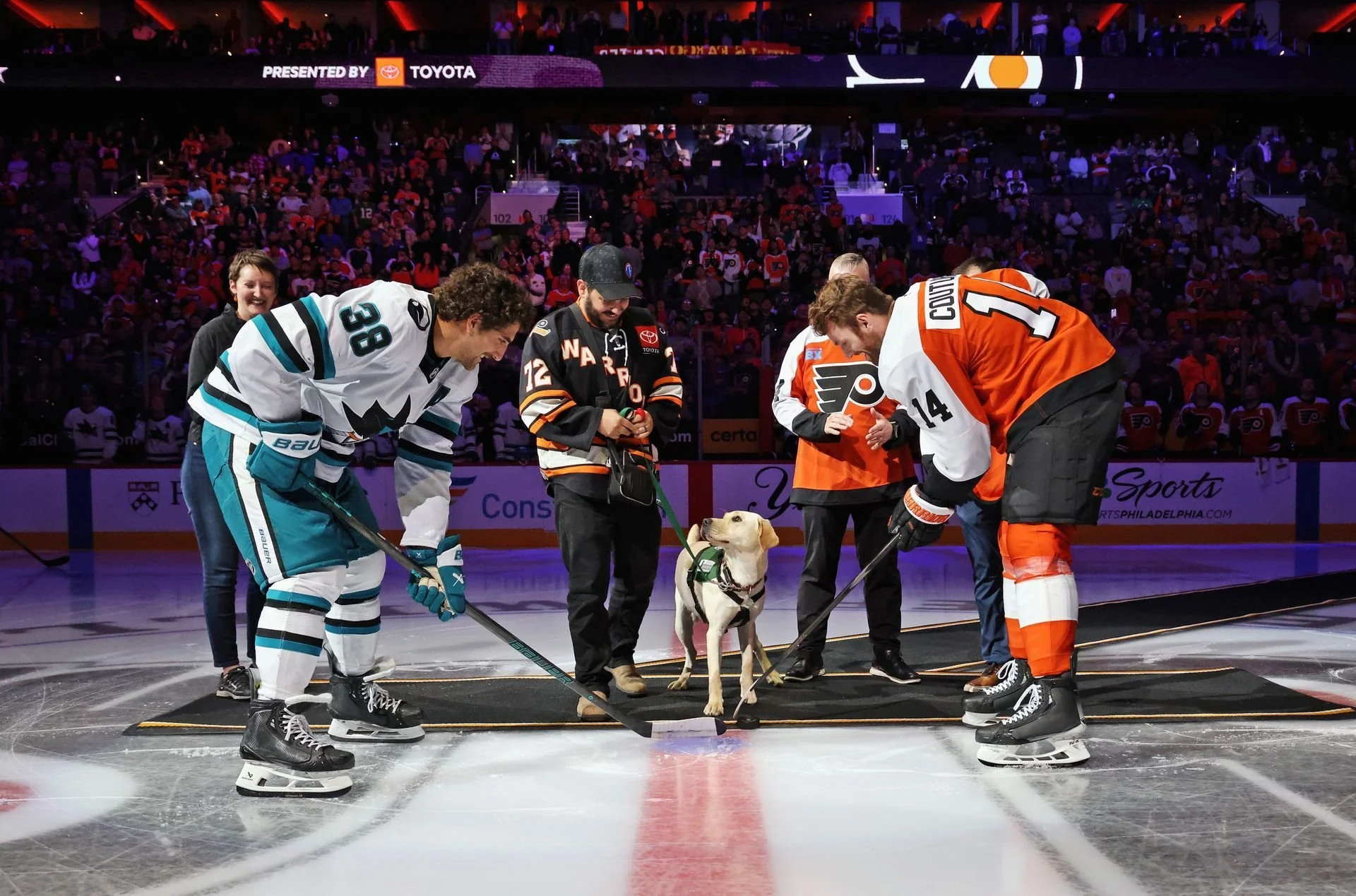 Flyers Go Above And Beyond To Honor Service Members On Military Appreciation Night
