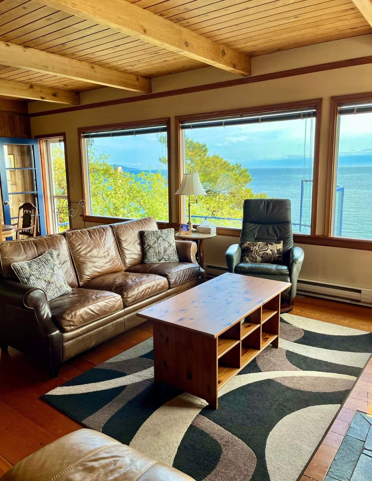 Livingroom, Surfside Cottage, Sooke, BC