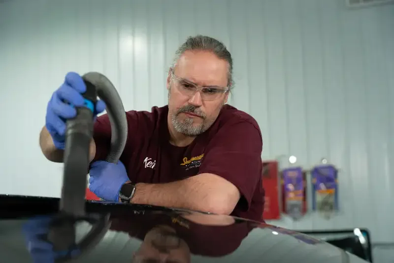 Keith Tracy Master Glass Technician