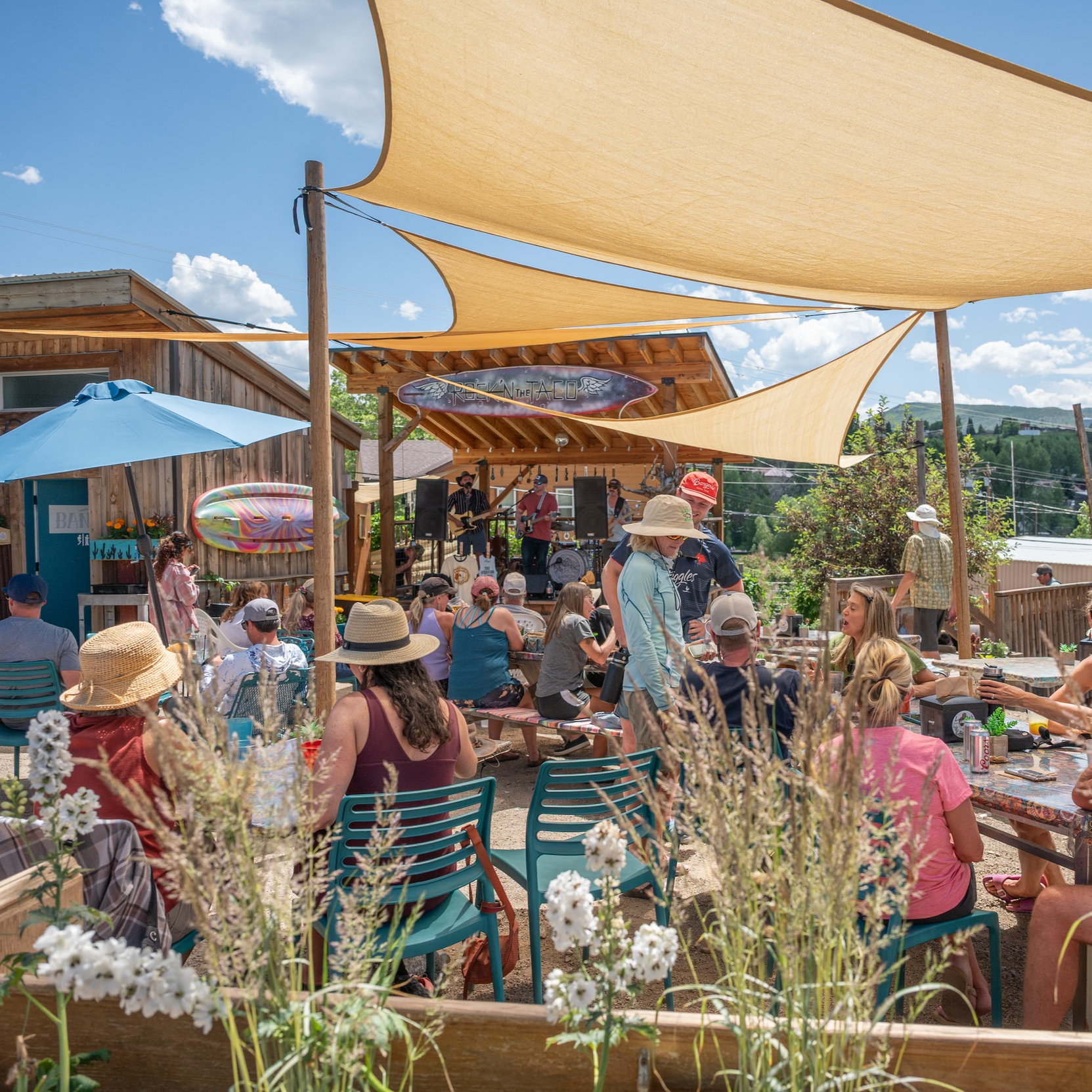 Neighborhood Taverns: Tunes and Tales from North to South