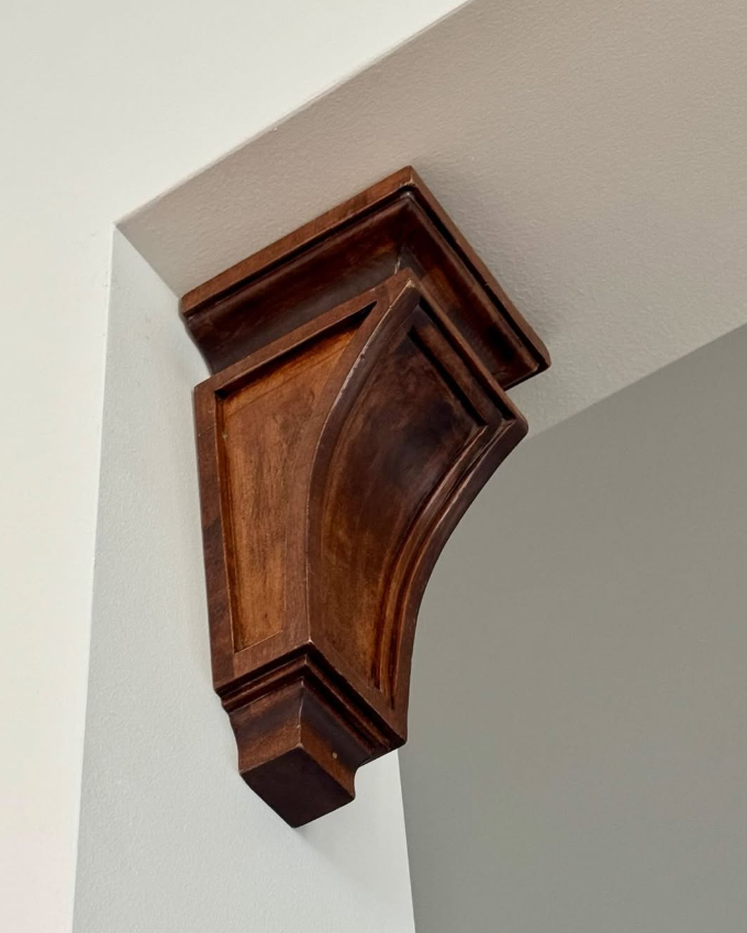wood Corbel.png