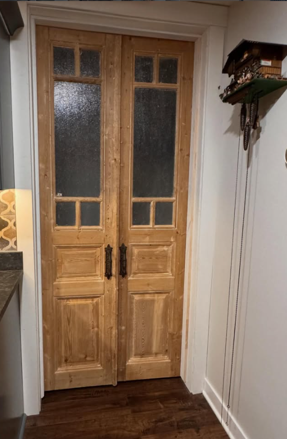double doors.png