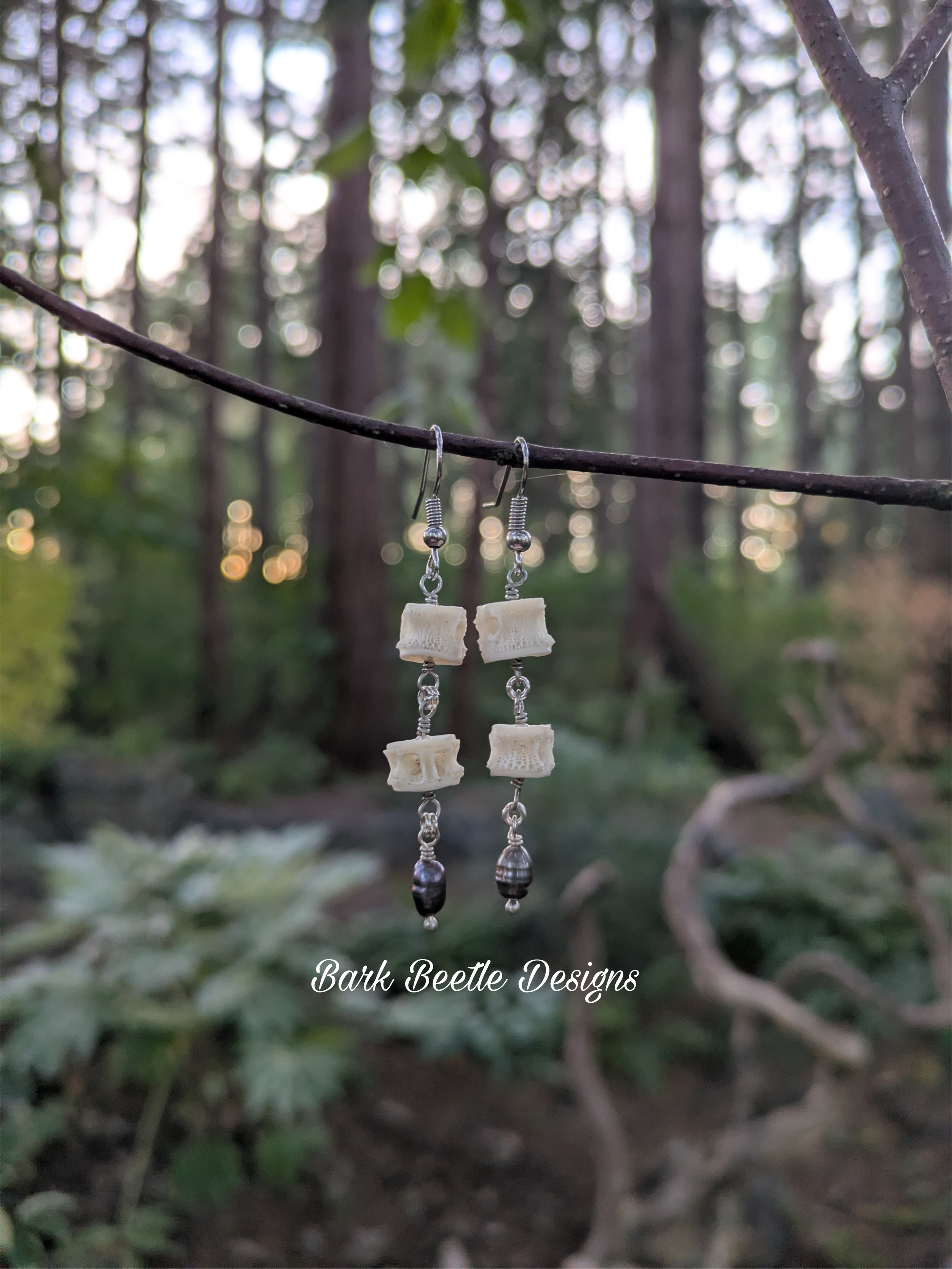 Fishbone pearl earrings.png