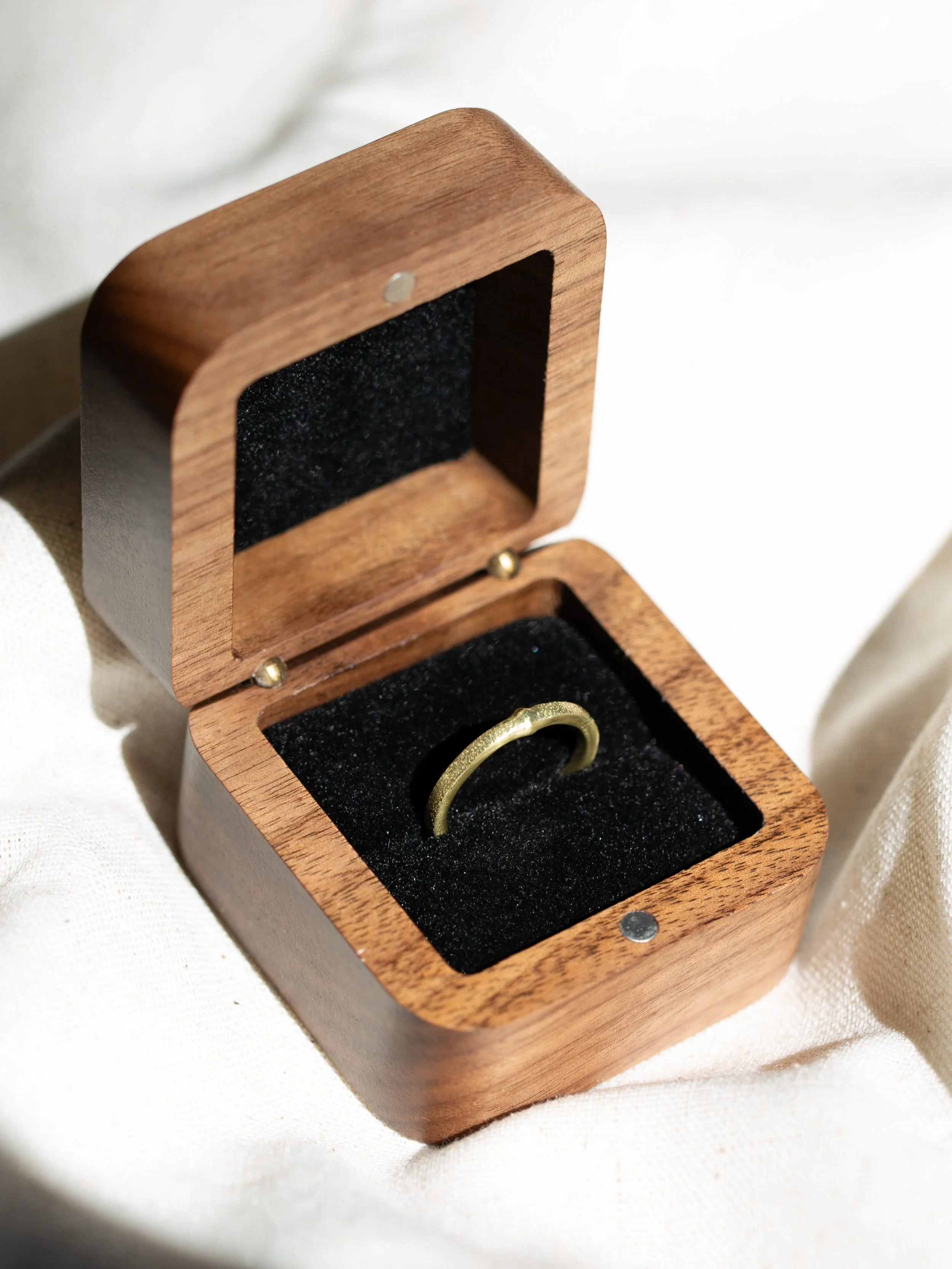 PF015 - 18K - Fusion - Wooden Box.jpg